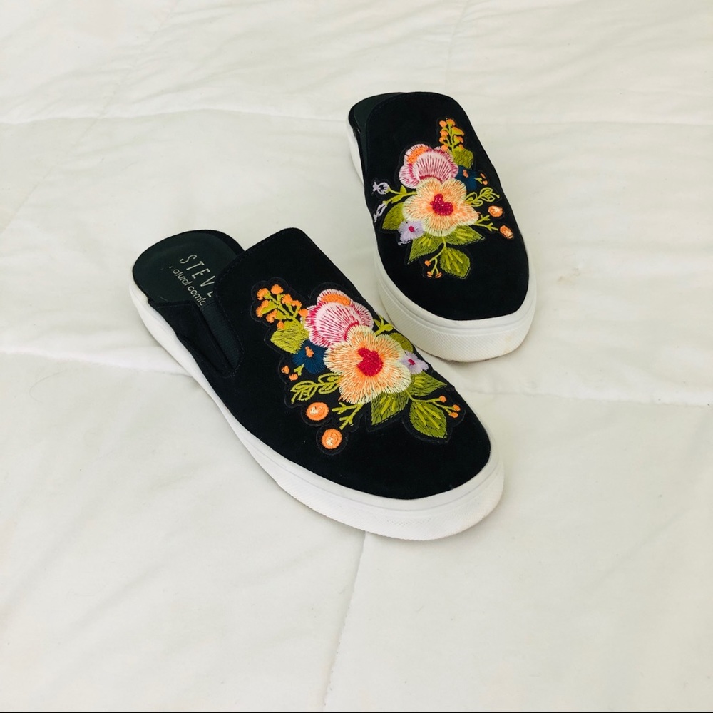MOVEOUT SALE//Embroidered Floral Mules